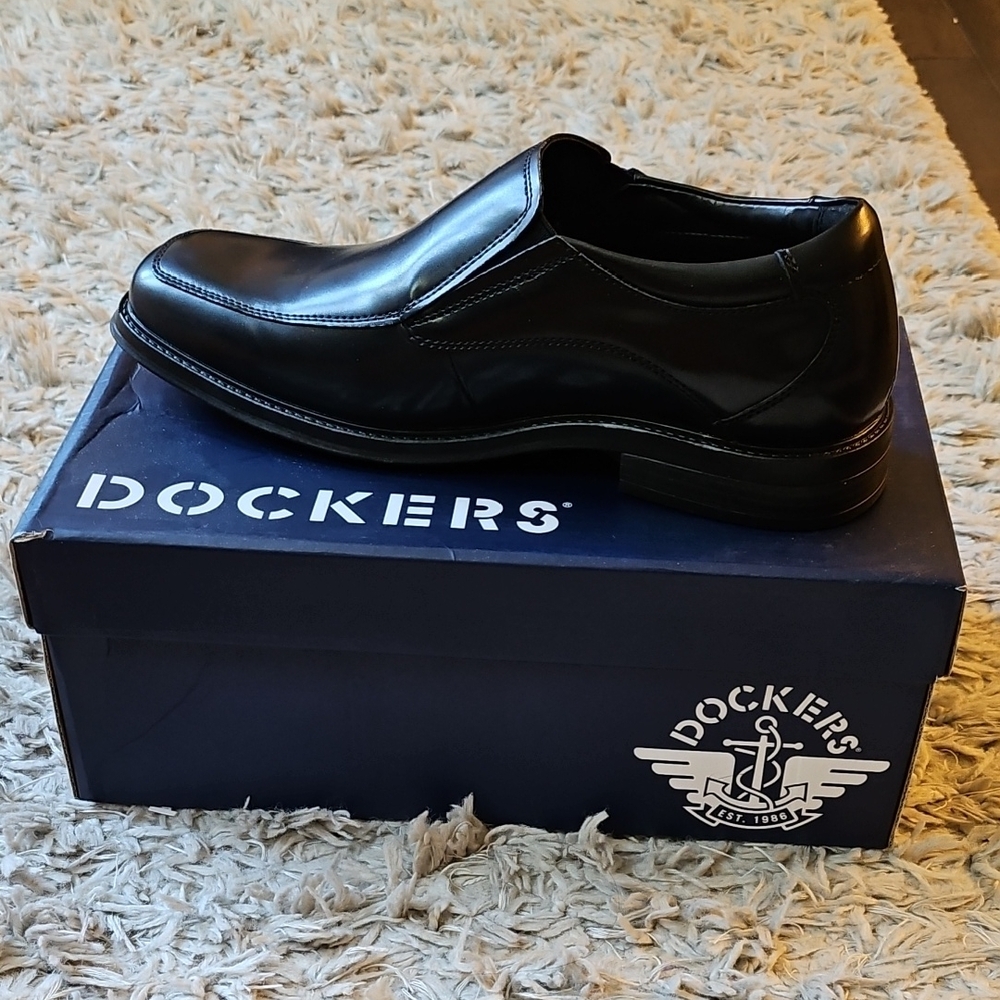 Dockers Black Leather Slip-On Loafers